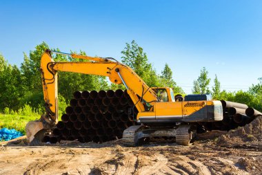 İnşaat yüksek hızlı yolda Kazı ekskavatör