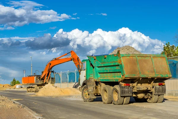 Equipo de máquinas pesadas para trabajos de excavación —  Fotos de Stock