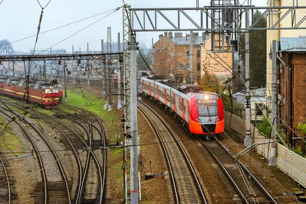 Comboio elétrico de alta velocidade, estação ferroviária, Rússia — Fotografia de Stock