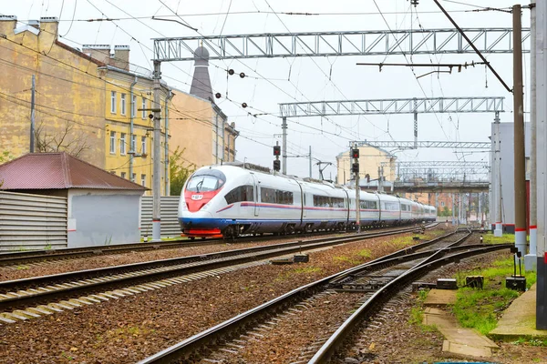 高速ハイブリッド列車サプサン, ロシア — ストック写真