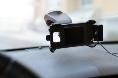 Ön cam otomatik olarak bağlı araba akıllı telefon tutucu