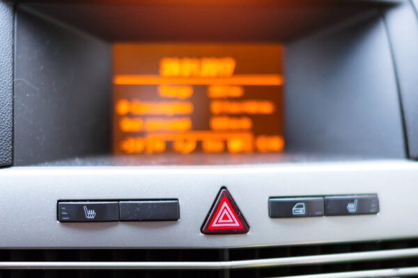 Бортовой компьютер. Кнопки сигнализации и замка
