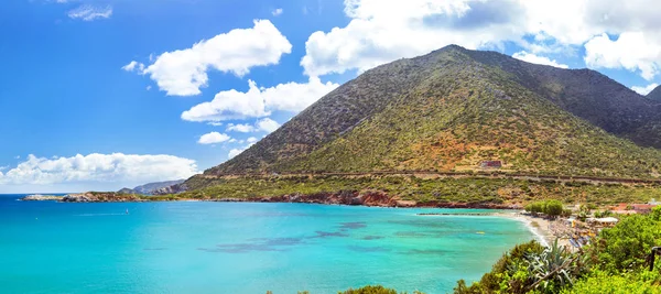 Livadi strand in zee Bay, resort dorp Bali Kreta — Stockfoto