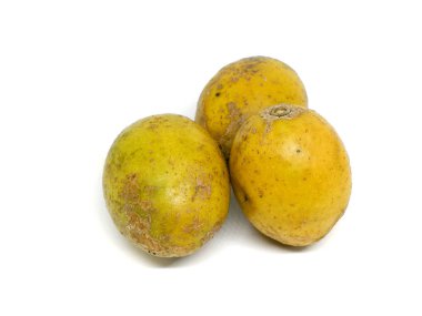 Domuz Erik (Spondias pinnata Kurz) beyaz arka plan, Yahudi'nın Erik, beyaz arka plan üzerinde izole Otatheite elma. Bilimsel adı Spondias cytherea Allah.