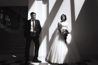 Gelin ve damat tek renkli portresi