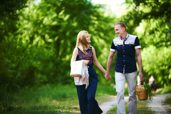 ormanda yürüyüş aşk kaç içinde