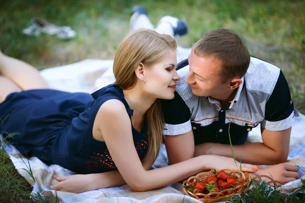 Aşık orman içinde