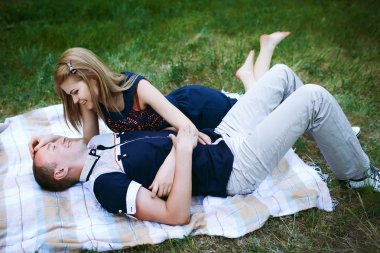 Aşk erkek ve kadın üzerinde kareli