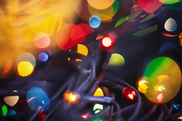 Guirnalda con luces borrosas rojas amarillas — Foto de Stock