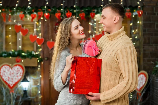 Boy making surprise to his girl on valentine's day — Stock Photo, Image