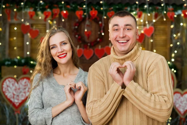 Happy lovers celebrate valentines day — Stock Photo, Image