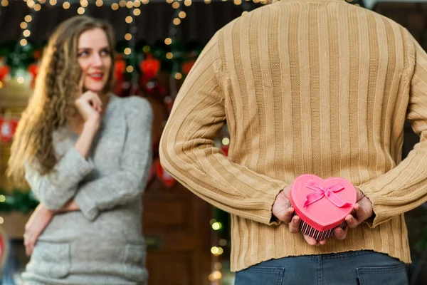 Husband making surprise to his pretty wife on valentines day — Stock Photo, Image