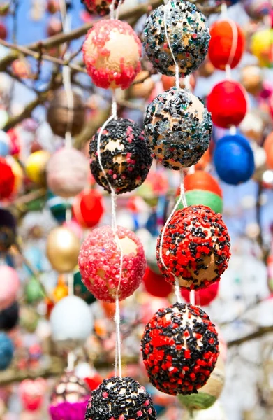 Decoração de Páscoa de ovos coloridos — Fotografia de Stock