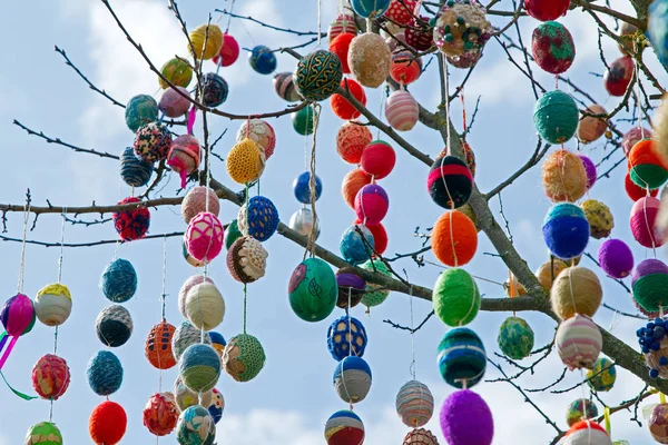 Decoração de Páscoa de ovos coloridos — Fotografia de Stock