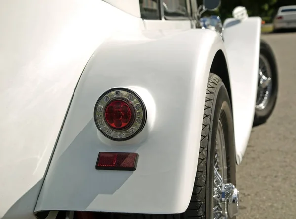 Parte del viejo coche blanco vintage — Foto de Stock