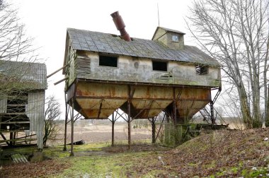 Kırsal eski vintage yeşil evde