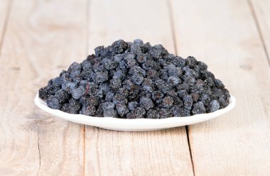 Siyah aronia çilek kurutulmuş