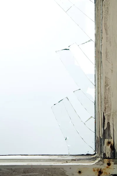 Broken window glass — Stock Photo, Image