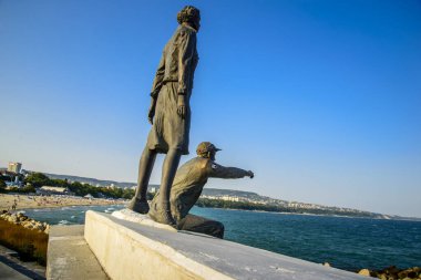 Deniz kıyısındaki Varna limanında heykel bileşimi bekleniyor