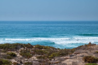 Atlantik Okyanusu ve plaj Portekiz