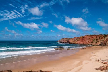 Portekiz - kayalıklarla, okyanus ve plaj