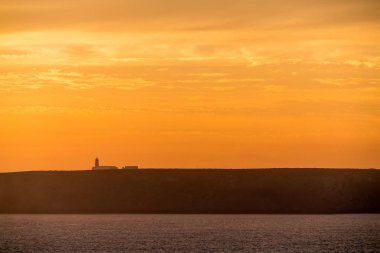 Portekiz - deniz feneri günbatımı sırasında