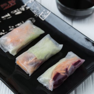 sağlıklı snack Asya böreği sebze, Balık ve pirinç ile erişte