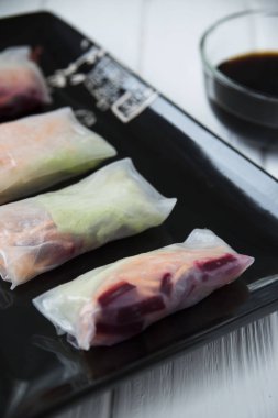 sağlıklı snack Asya böreği sebze, Balık ve pirinç ile erişte