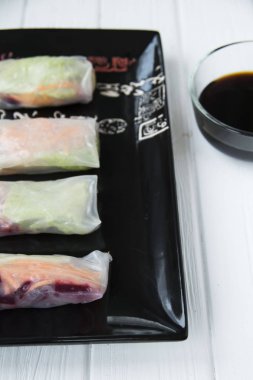 sağlıklı snack Asya böreği sebze, Balık ve pirinç ile erişte