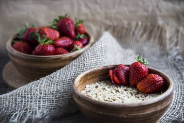 Çocuklar ve yetişkinler için sağlıklı sağlıklı kahvaltı yaz veya bahar