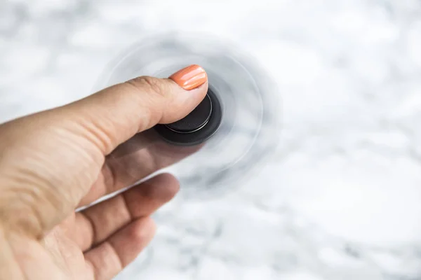 Spinner - um brinquedo para acalmar os nervos e relaxar do computador — Fotografia de Stock