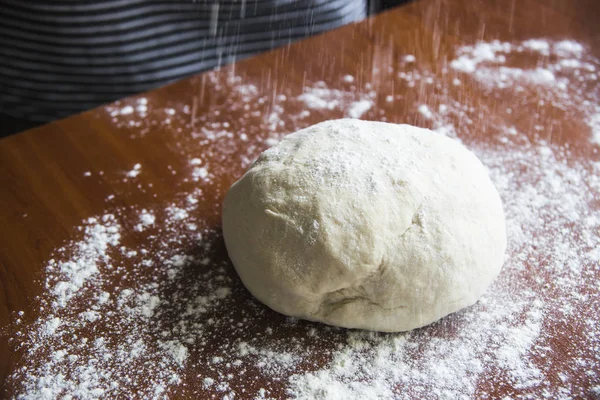 Hornear pan casero para toda la familia — Foto de Stock