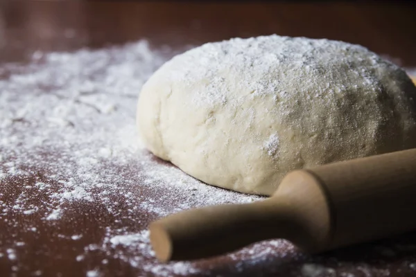 Hornear pan casero para toda la familia — Foto de Stock