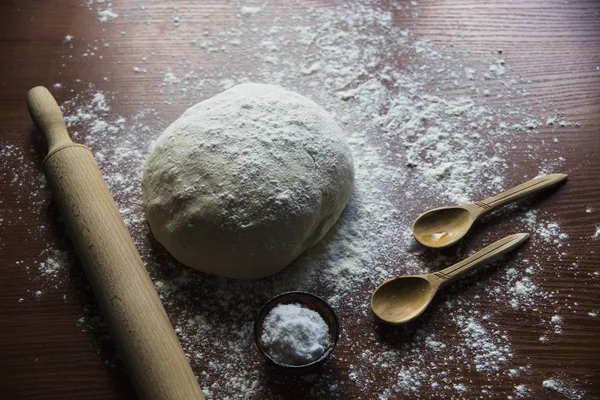 Hornear pan casero para toda la familia — Foto de Stock