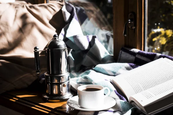 ev için sonbahar gün yerde sarılmanın