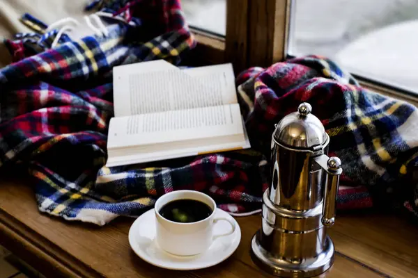 Sonbahar ya da kış gün boyunca evde sarılmanın yer