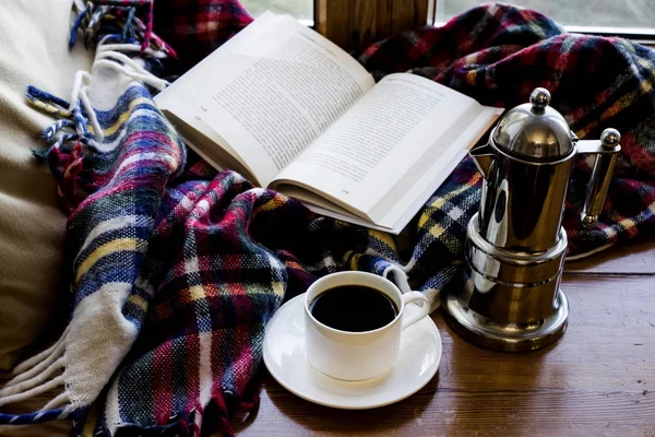 Sonbahar ya da kış gün boyunca evde sarılmanın yer