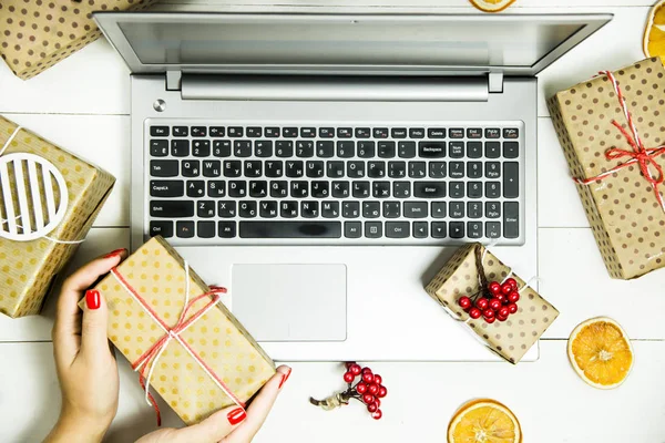 Pazartesi Cuma - den sonra Şükran ve siyah Cyber Pazartesi internette alışveriş için en iyi günüdür