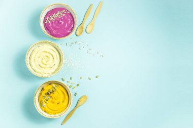 parlak vegan atıştırmalık sebze ve nohut