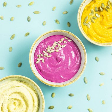 parlak vegan atıştırmalık sebze ve nohut