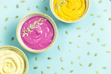 parlak vegan atıştırmalık sebze ve nohut