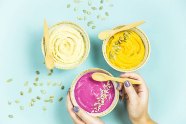 parlak vegan atıştırmalık sebze ve nohut