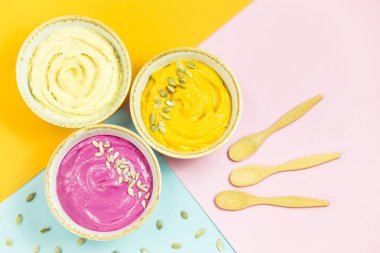 parlak vegan atıştırmalık sebze ve nohut