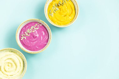 parlak vegan atıştırmalık sebze ve nohut