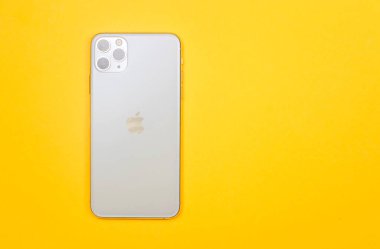 Kiev, Ukrayna - 13 Kasım 2019: Yeni akıllı telefon Apple Bilgisayarları iPhone 11 Max