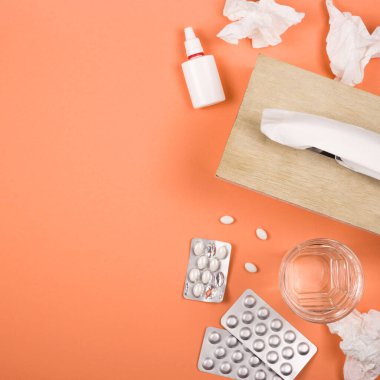 Haplar, burun spreyi ve mendiller - alerji veya grip için tedavi.