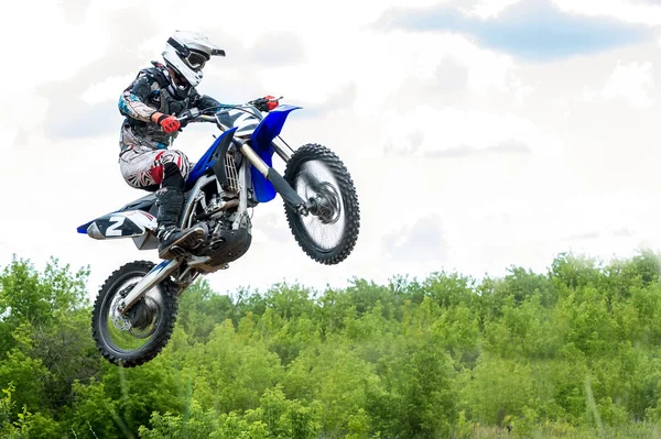 Motocross yüksek atlama