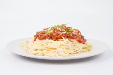 pasta plaka üzerinde