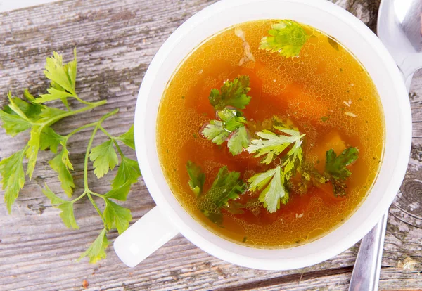 Uma sopa de frango — Fotografia de Stock