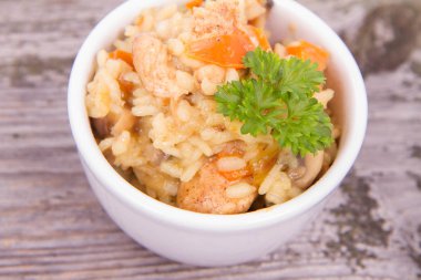 Risotto ile tavuk
